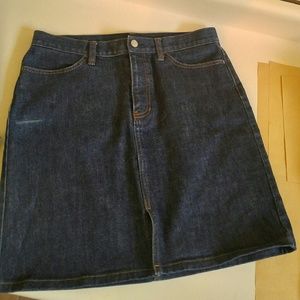 Cute Gap Jean skirt. Very lightly used.