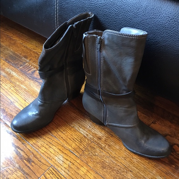 BARE TRAPS Women's Size 8 1/2 Dark Brown