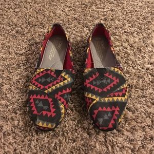 Tribal pattern TOMS