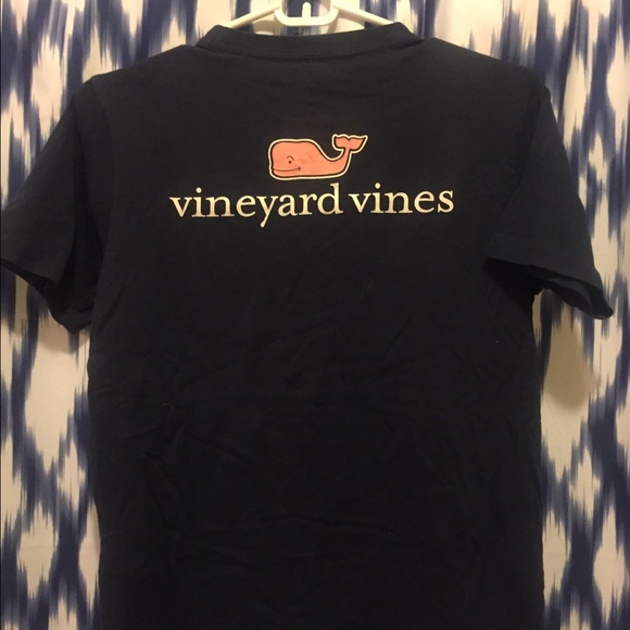 Boys Medium Vineyard Vines Tshirt