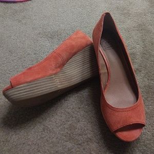 Lucky orange suede peep toe wedges