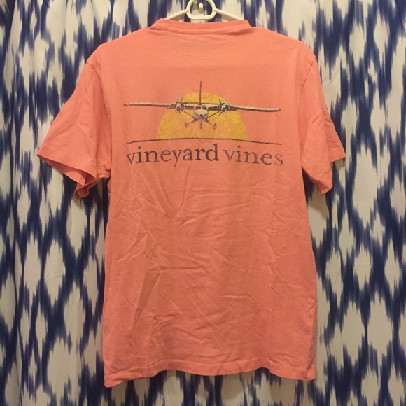 XS Vineyard Vines T shirt