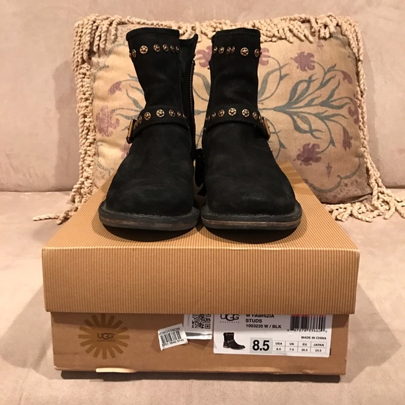 UGG  FABRIZIA Blk  Gold Studded boots 8.5 -39.5