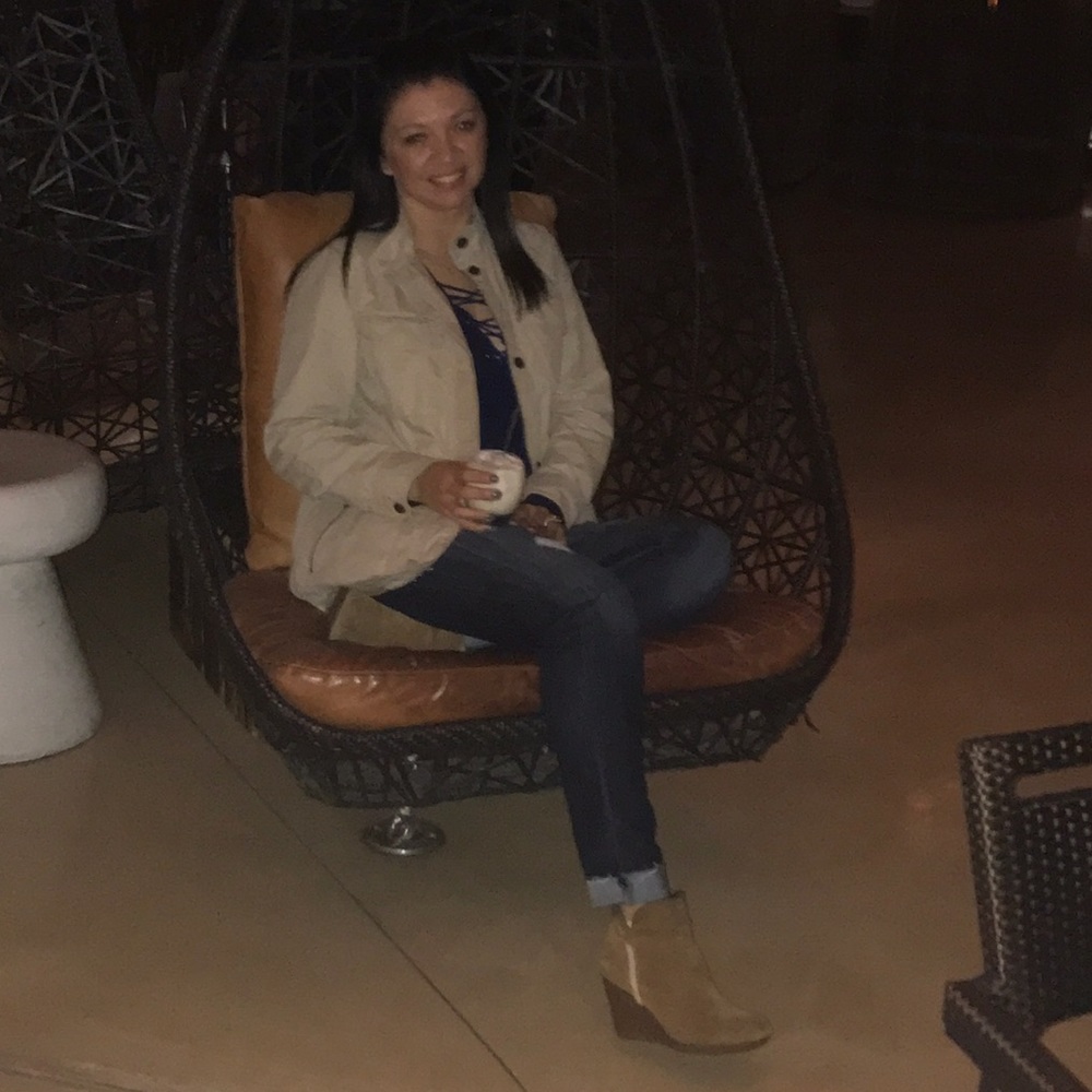 Meet your Posher, Monica