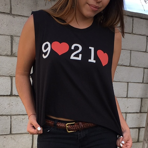 ✔️Wildfox Muscle Tee - Picture 4 of 4