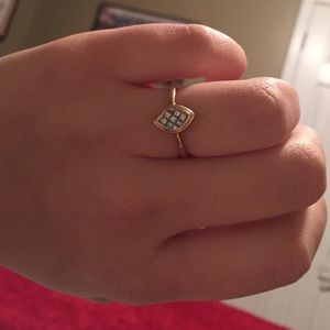 Gold diamond ring, simple and beautiful!