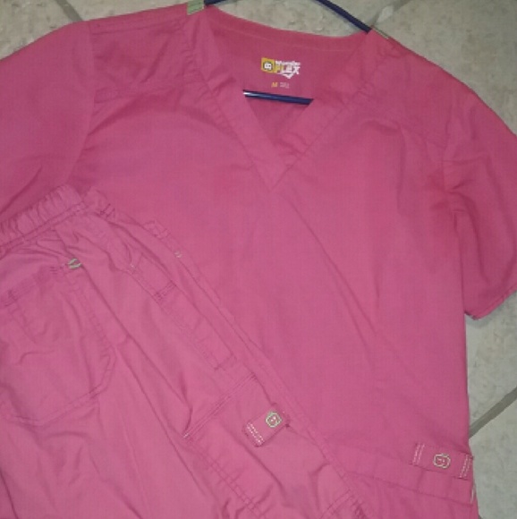 New wonder flex scrub set