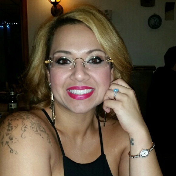 Meet your Posher, Jenny - Picture 2 of 4