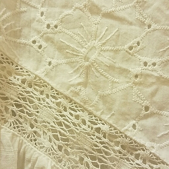 White top - Picture 2 of 2