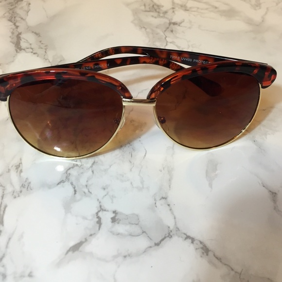 Tortoise Framed Sunglasses - Picture 2 of 3