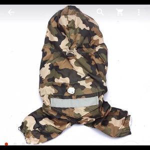 Dog army print rain jacket !
