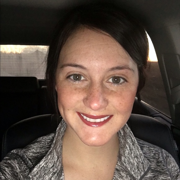 Meet your Posher, Amelia