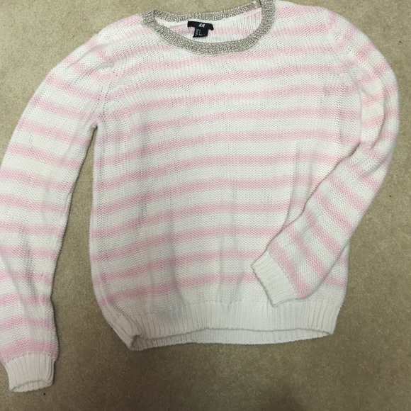 Pink/white sweater