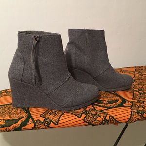 Toms Wedge Heels
