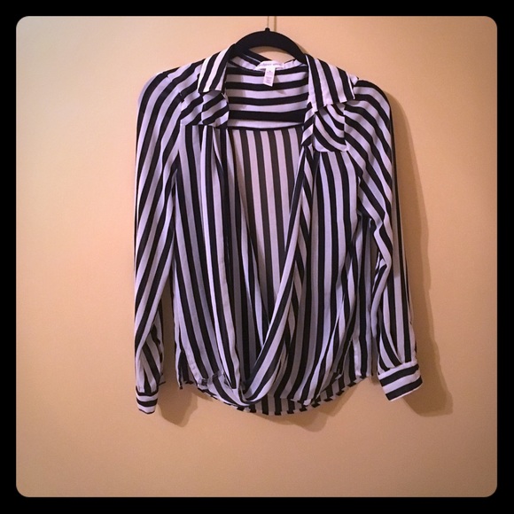 Flowy, Stripped Top