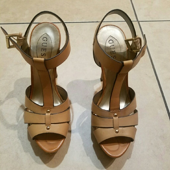 Guess tan heels