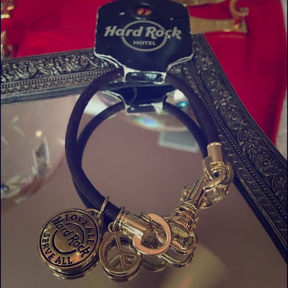 Hard Rock Cafe Jewelry - SOLD 🆕⬆️NWT Hard Rock Cafe Charm Bracelet🆕⬆️