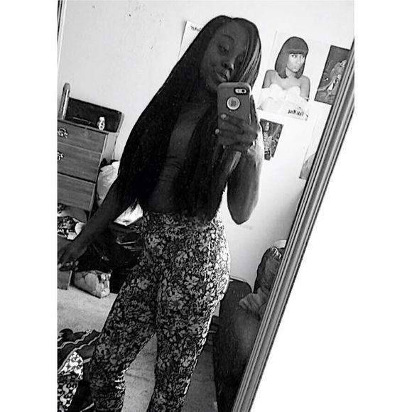 Meet your Posher, Alexis - Picture 1 of 1