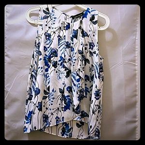 Sleeveless blouse