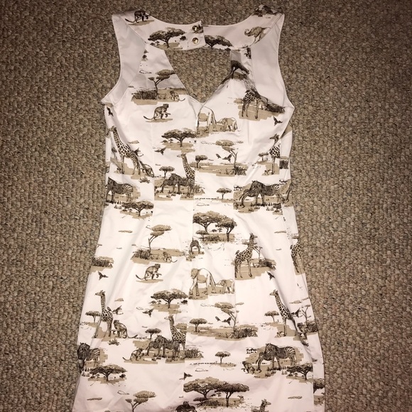 Beautiful Dress - Picture 2 of 4