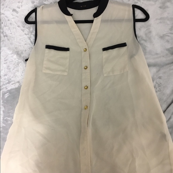 COLLARED BLOUSE