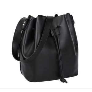 Melie bianco black olly bucket bag
