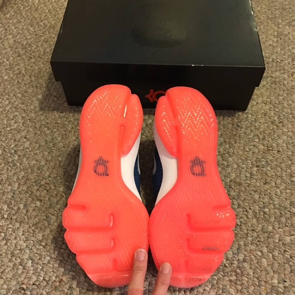 ❤️SOLD❤️Nike KD Shoes - Picture 3 of 4