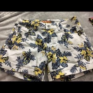 FLORAL SHORTS