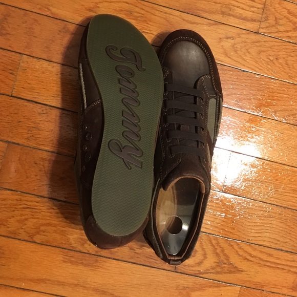 Shoes - Picture 4 of 4