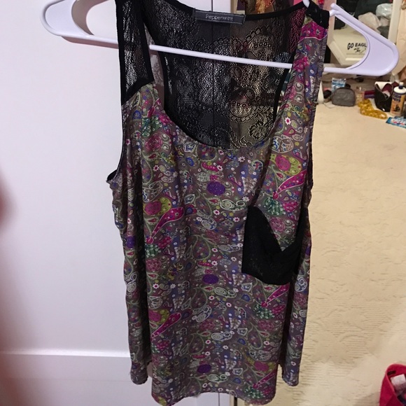 ⭐️MULTICOLORED PATTERNED TOP - Picture 1 of 4