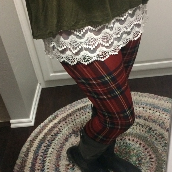 Plaid Leggings🌟ONLY 1 SMALL LEFT🌟 No RESTOCK🌟 - Picture 3 of 4