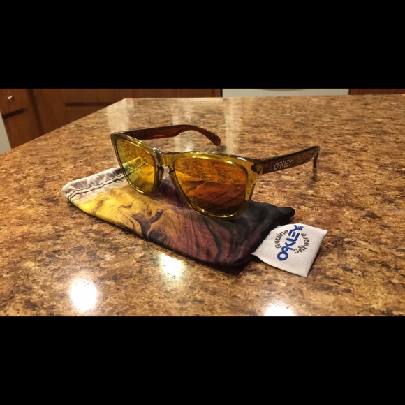Oakley frogskins