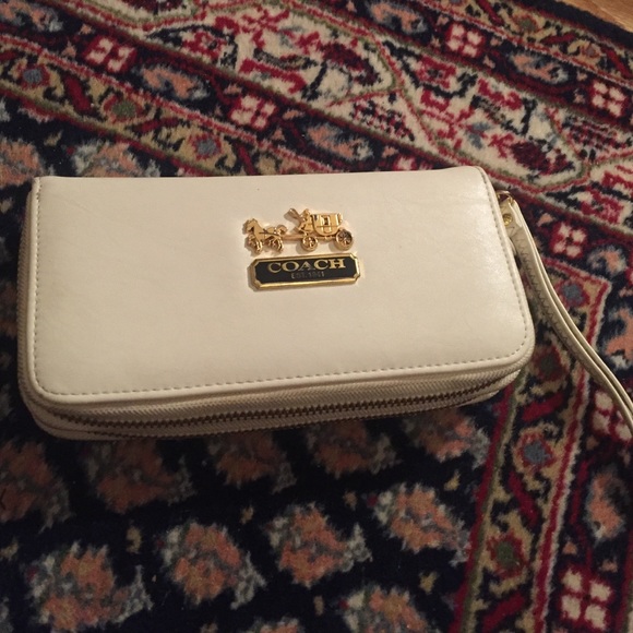 Coach Wristlet FINAL PRICE