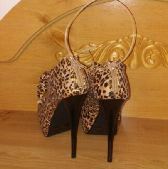 Heels - Picture 3 of 3