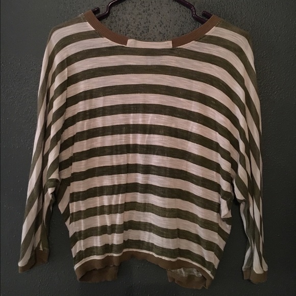 Stripe shirt with cut-out back