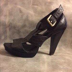 Zara Basic Black Croc Embossed Platform Sandals