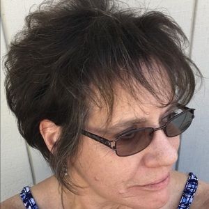 Meet your Posher, Denise