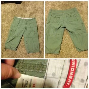 Army green capris