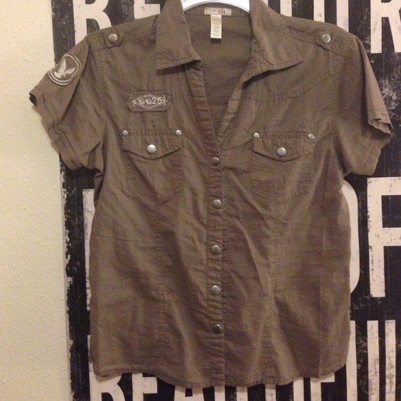 Woman's gently used top.