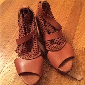Free People Rendering Suede Clog 8 in Tan NWOB