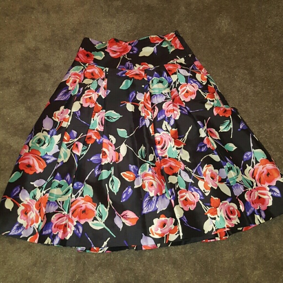 High waist full skirt by Express Design
