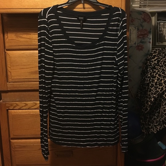 BCBG Long Sleeve Tee