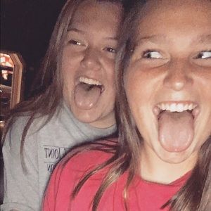 Meet your Posher, Adrianna