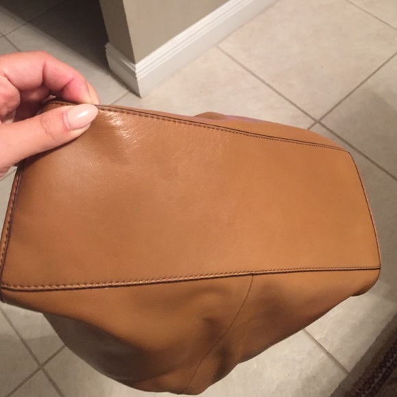 Authentic coach bag camel colored. - Picture 3 of 4