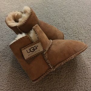 Hold-Ugg toddler shoes