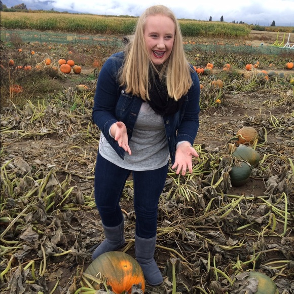 Meet your Posher, Alee - Picture 1 of 1