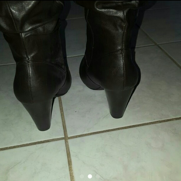 Brown boots - Picture 2 of 3