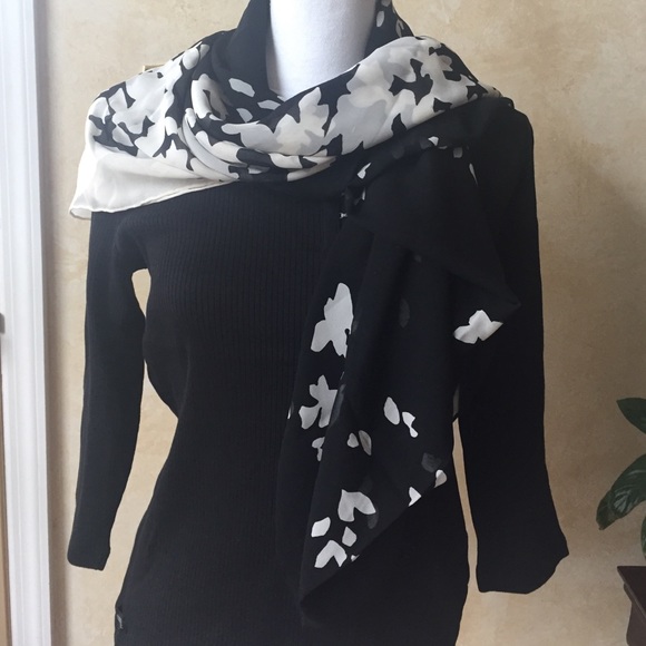 Carlisle 100% Silk Scarf Floral Print