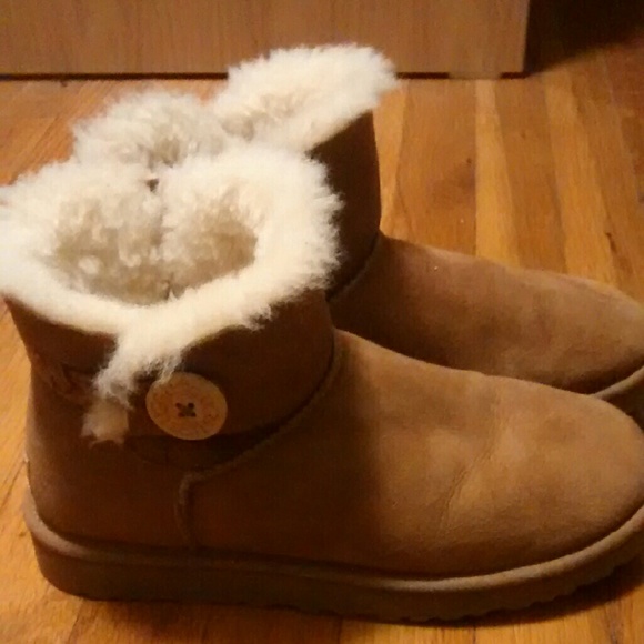 Ugg bailey button mini