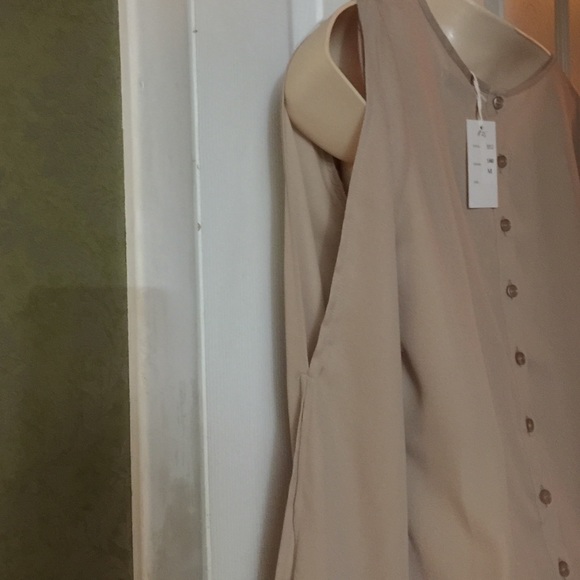 Top - Picture 3 of 4